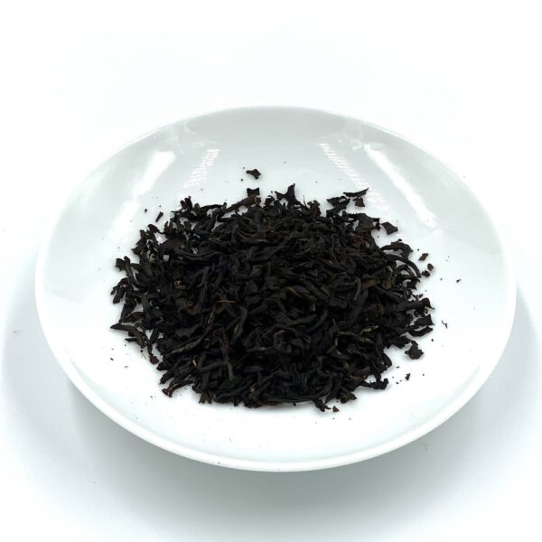 Earl Grey on yksi maailman suosituimpia teesekoituksia. Teesekoitus on saanut nimensä Britannian pääministerin, Jaarli Charles Greyn (1764-1845) mukaan. Earl Grey GFOP Assamissa on pohjana intialainen musta assam-tee. Luonnollinen bergamot-öljy maustaa teen raikkaaksi ja virkistäväksi iltapäiväteeksi.